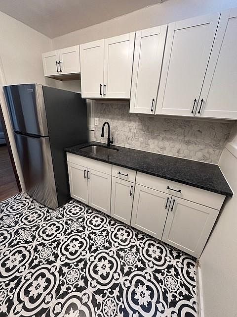1st image of 33325 Grand River Ave APT 3