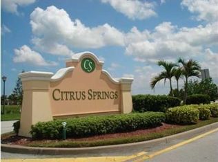 529 N Valencia Cir SW, Vero Beach, FL 32968