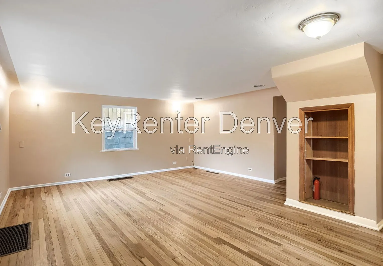 3 bed, 1.0 bath, 1404 sqft, $2,650 — Photo 3