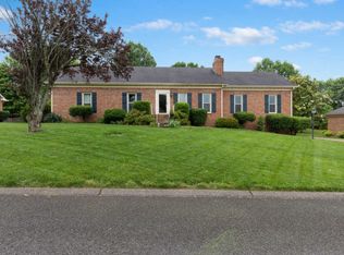 121 Meadowvue Dr, Hendersonville, TN 37075