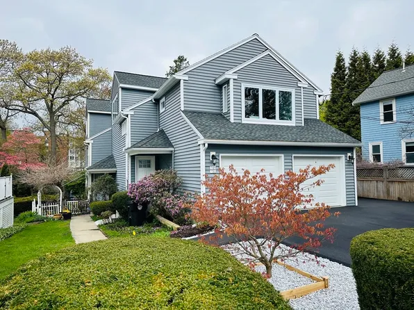 749 Heath St #749, Chestnut Hill, MA 02467