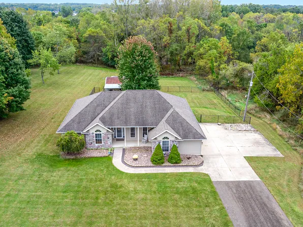 5423 N Lake Rd, Clarklake, MI 49234