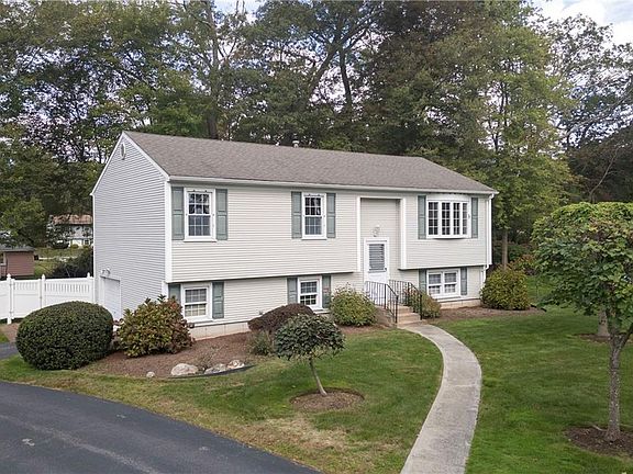 2nd image of 39 Oakridge Dr