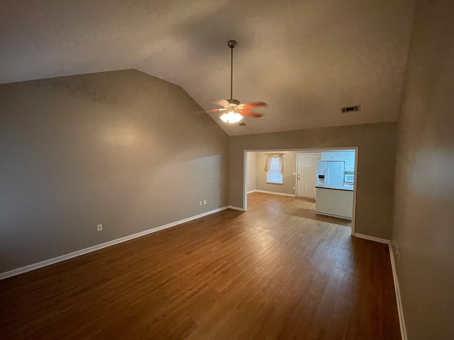 5625 Landings Pkwy — Photo 3