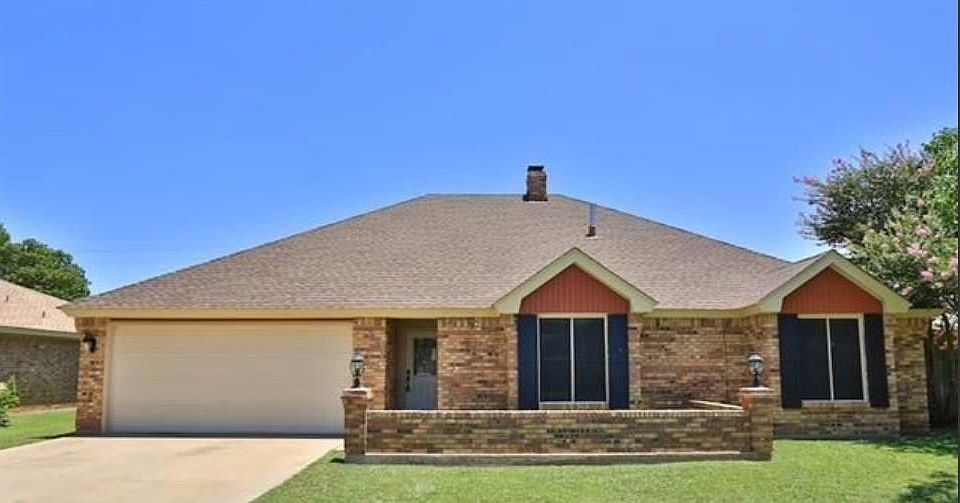 1st image of 4633 Royal Court Cir