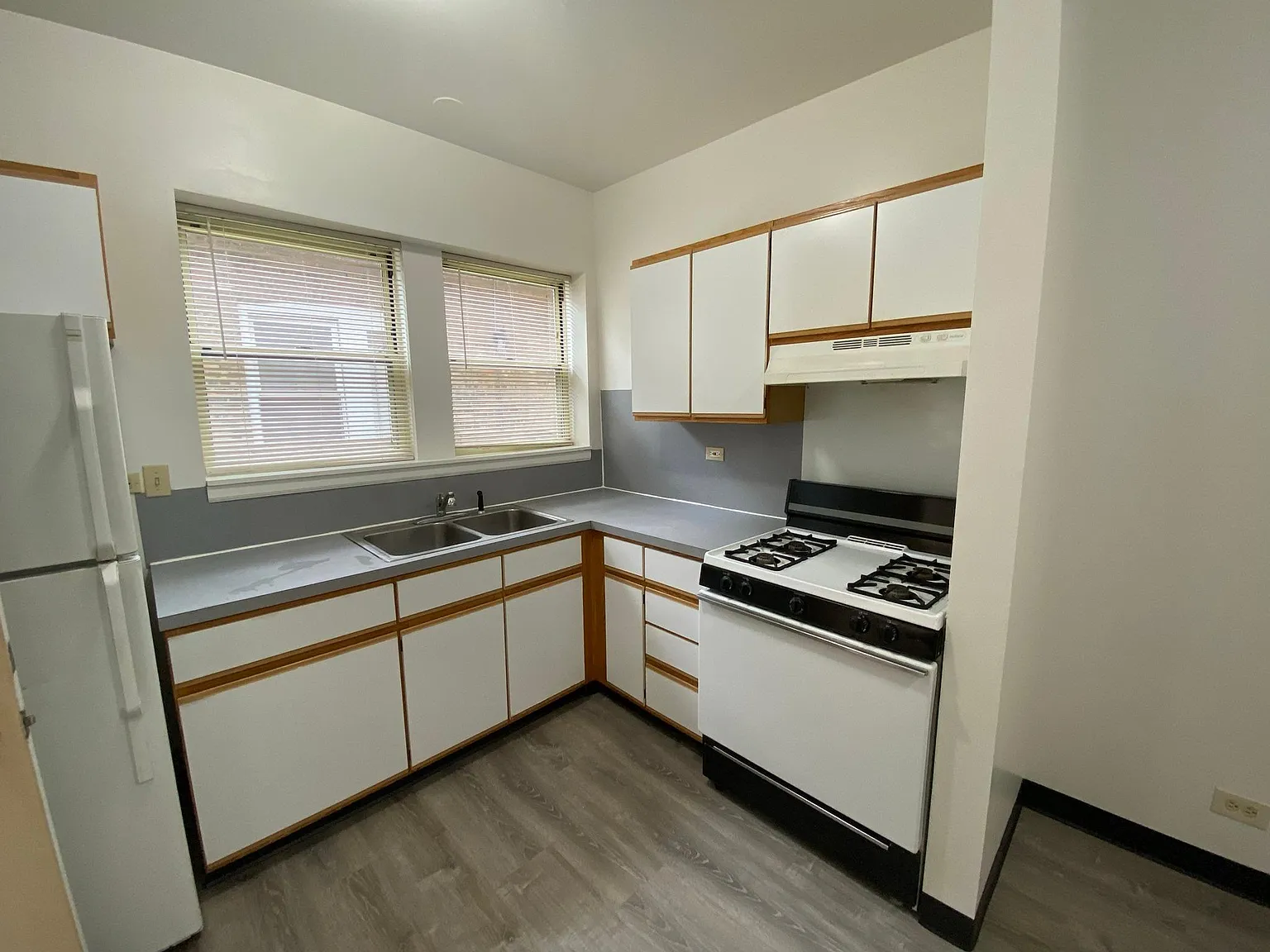 Central Park Apartments — Photo 4