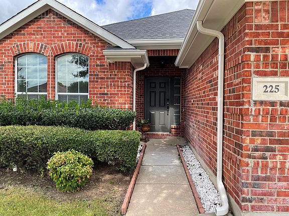 3rd image of 225 Foreston Dr