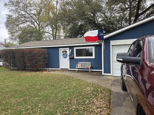 4610 Lincoln Ave, Groves, TX 77619