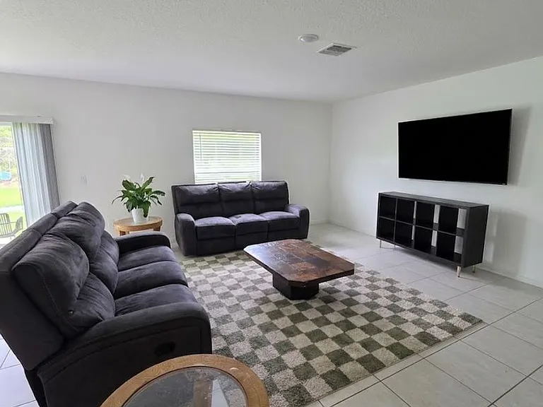 216 Citrine Loop — Photo 2
