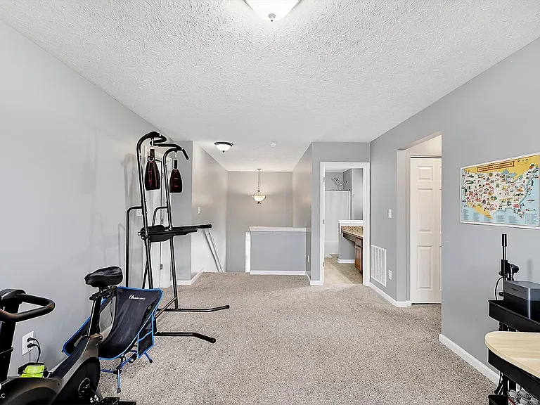 15472 Old Pond Cir — Photo 21