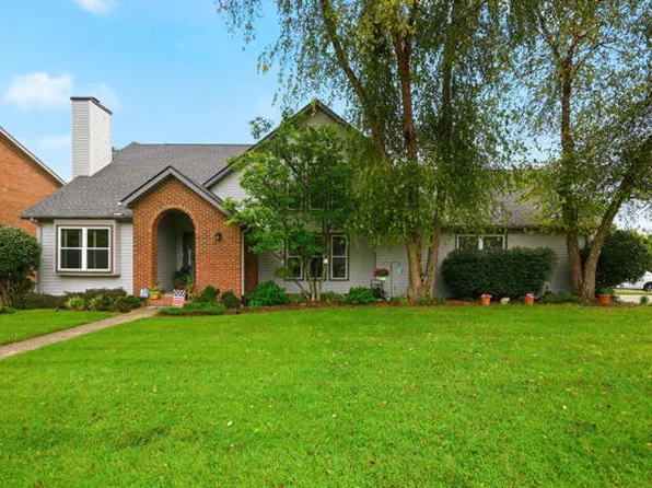 517 Stone Creek Dr, Lexington, KY 40503