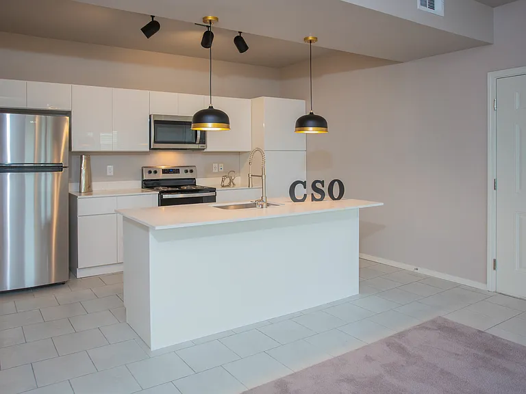 Crown at Seven Oaks Apartment Homes — Photo 20