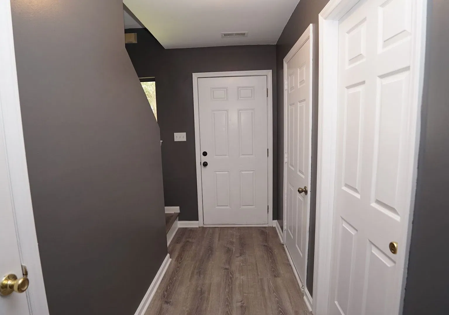 Two Bedroom Townhome in a great location. — Photo 2