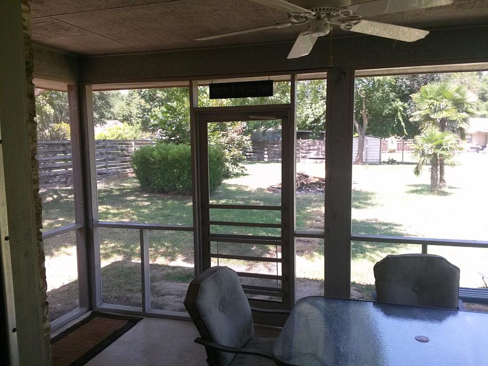 Screened in Patio