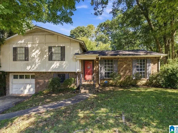 2811 Debra Dr, Fultondale, AL 35068