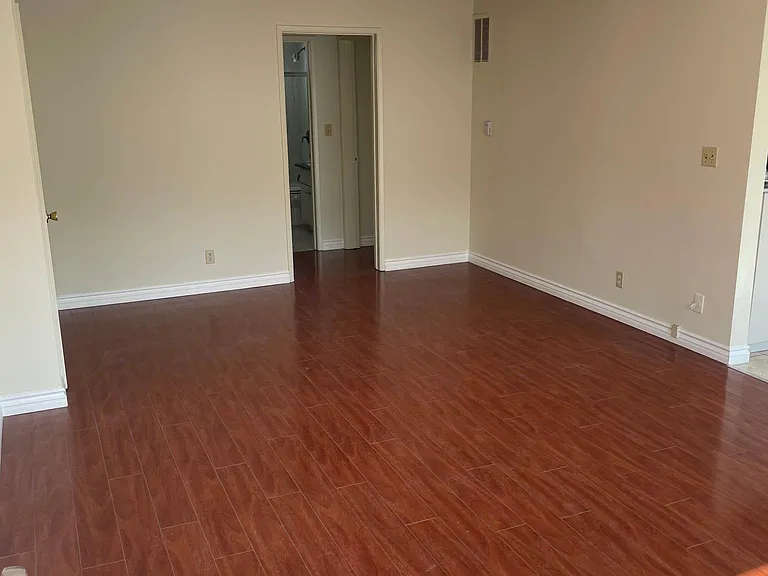 735 N Sweetzer Ave #306 — Photo 2