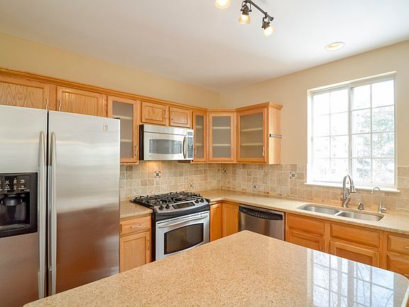 4th image of 14867 Buttonwood Ct