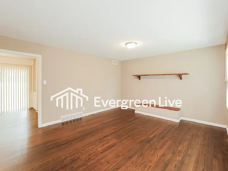 8716 Kentucky Ave — Photo 5