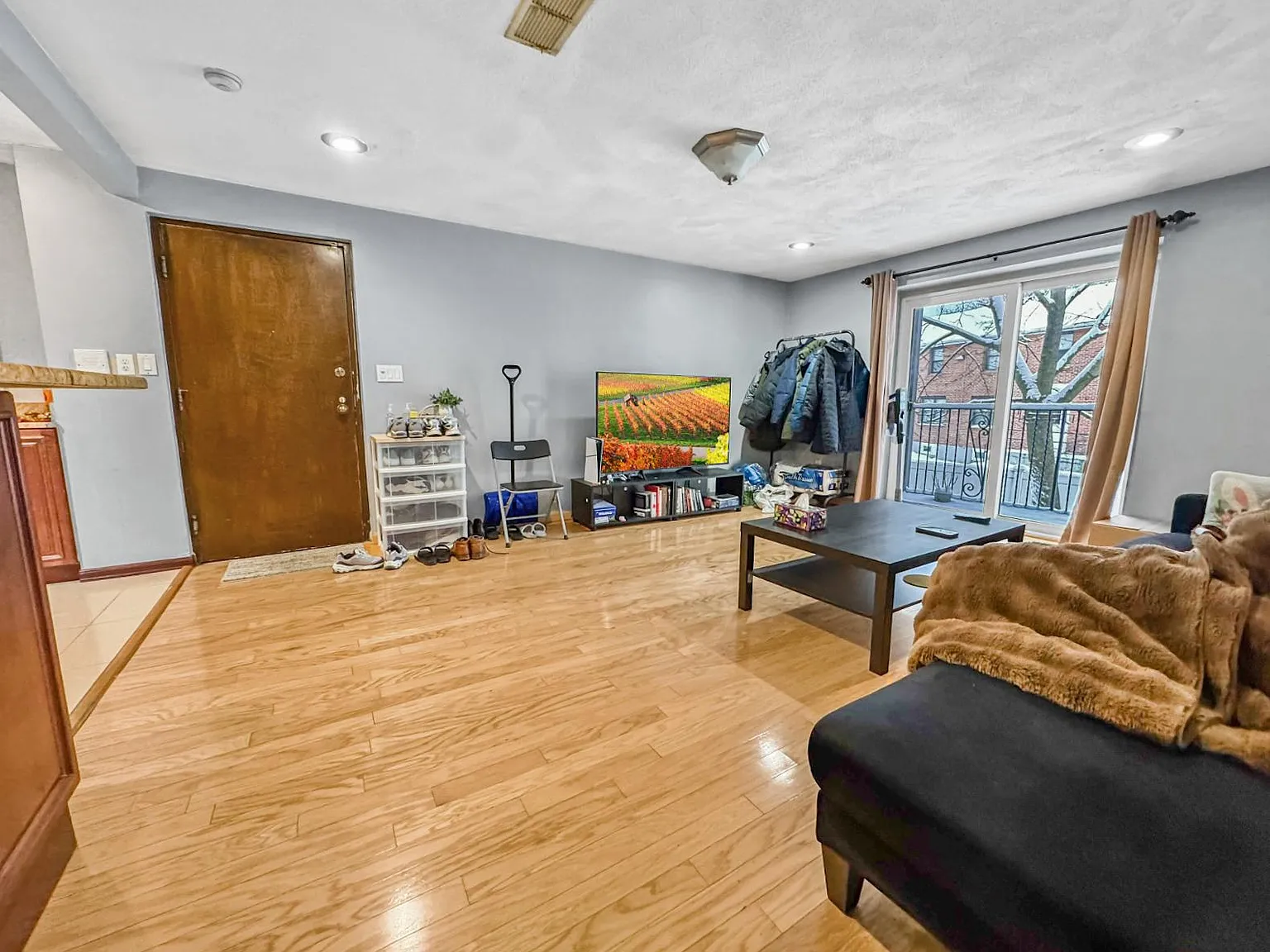 305 Riverside Avenue — Photo 3