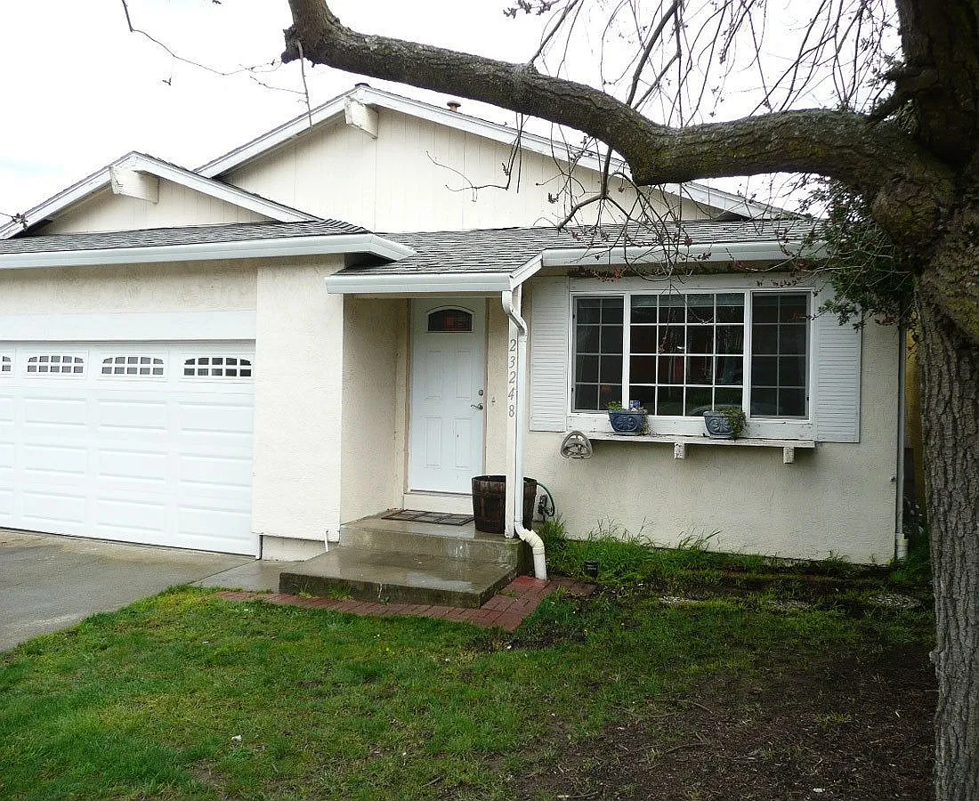 23248 Lori Way photo 1