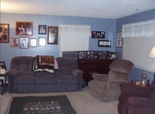 1208 Grove St, Newton, KS 67114
