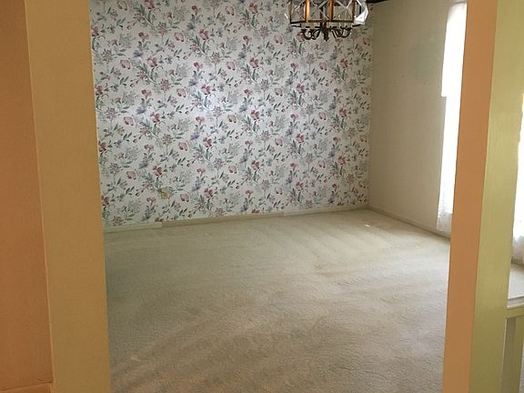 4th image of 3710 Santa Monica Dr