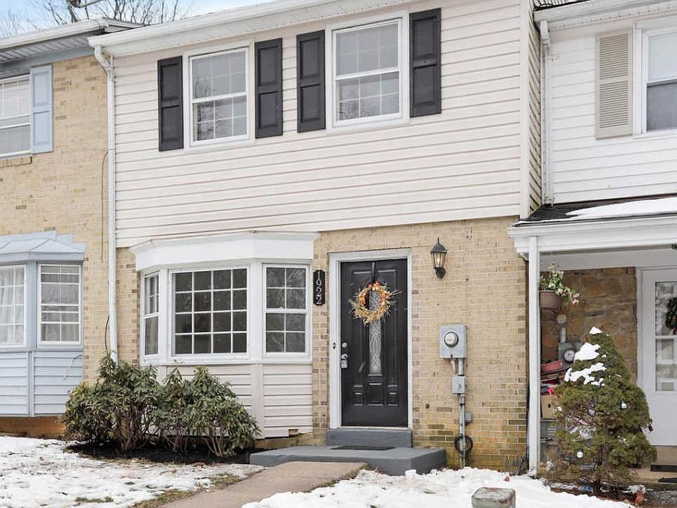 1st image of 1922 Abbey Ln