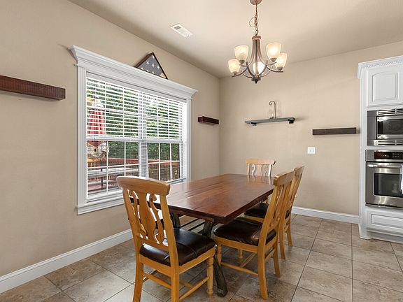 4th image of 1 Hermitage Ln