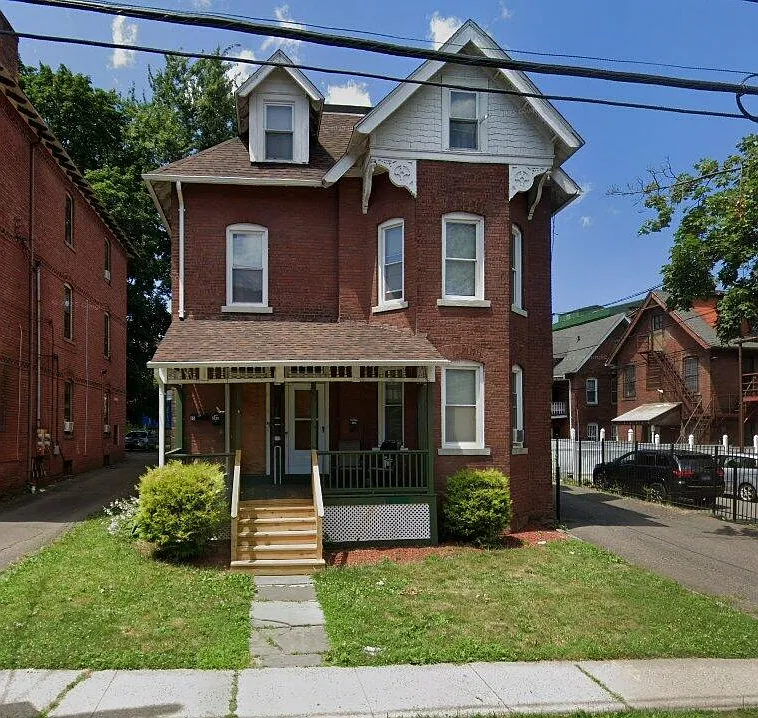 13-15 Babcock St #2