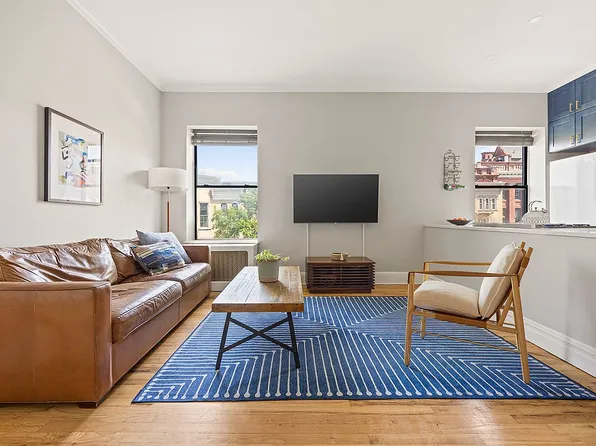 254 Park Pl APT 4C, Brooklyn, NY 11238