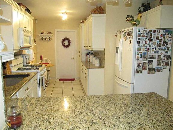 5th image of 13976 Lake George Ct