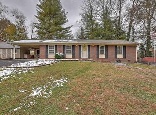 1202 Beechwood Dr, Johnson City, TN 37604