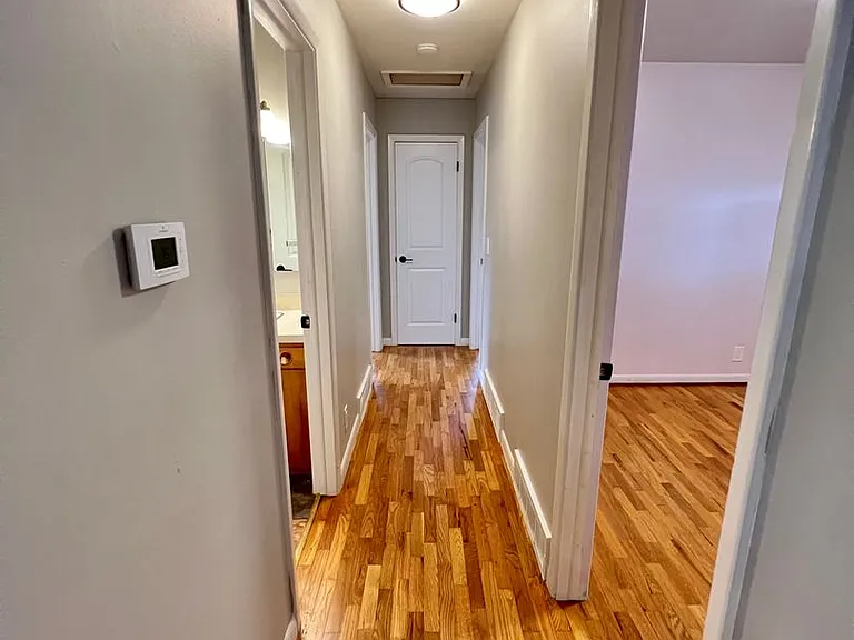 2539 Howard Ave — Photo 9