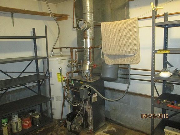 4th image of 241 Randall Ct