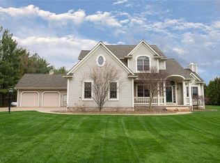 5990 Neff Rd, Valley City, OH 44280