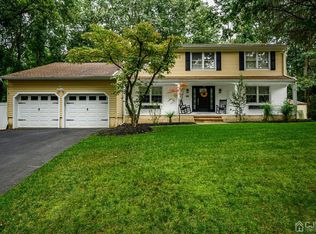 10 Navajo Rd, East Brunswick, NJ 08816