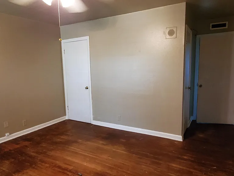 5814 Hinman Dr — Photo 11