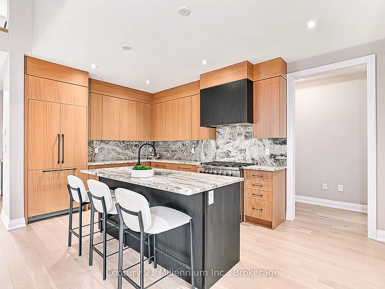 82 Goldie Ct — Photo 13