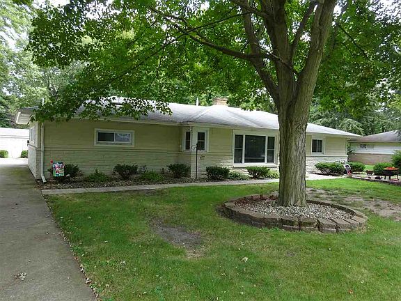 2nd image of 2610 Woodland Dr