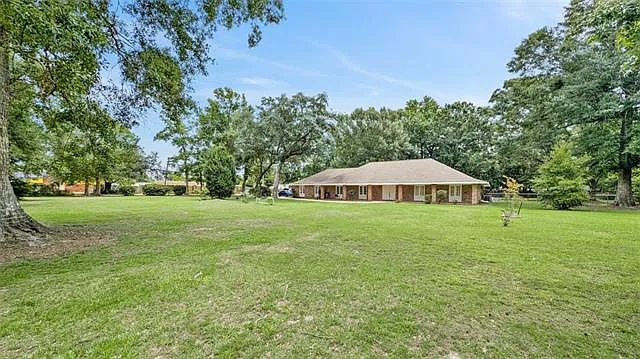 61258 N Military Rd — Photo 32