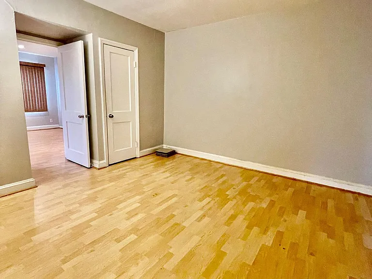2914 Clearview Ave #1 — Photo 7