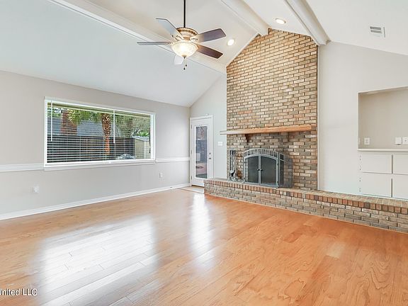 3rd image of 205 Royal Dr