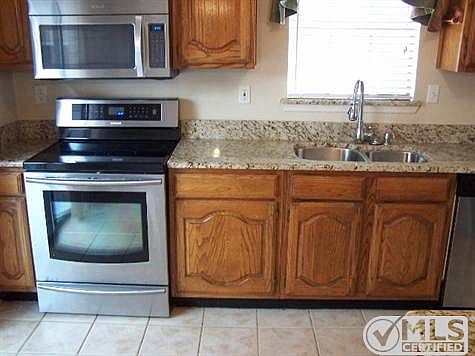 5th image of 400 Canyon Ln
