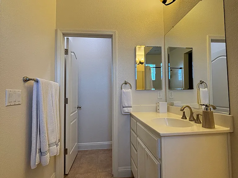 343 Carriage Ln — Photo 21