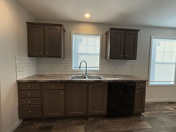 3rd image of 38000 Le Chateau Blvd #583