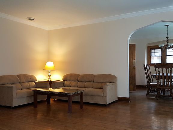 3rd image of 2319 Pemberton Dr
