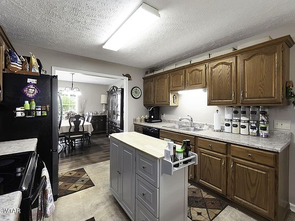 4th image of 102 Candlewick Dr