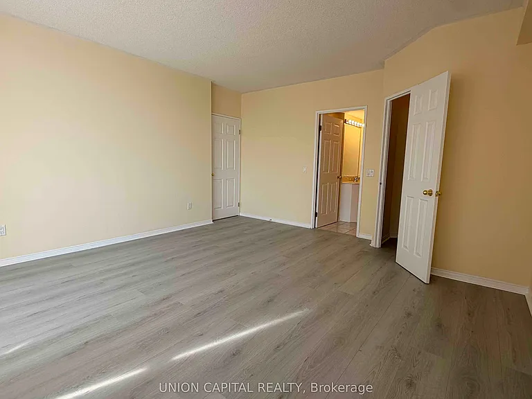 7398 Yonge St #311 — Photo 7