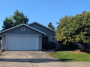 1781 Tanglewood Ln, Medford, OR 97501