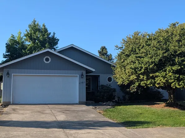 1781 Tanglewood Ln, Medford, OR 97501